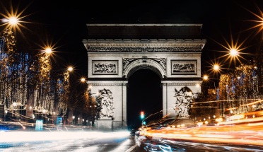 the arc de triomphe in paris, france