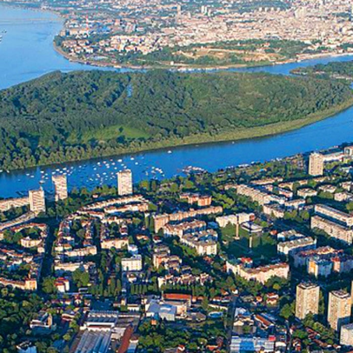 Serbian city with river in background