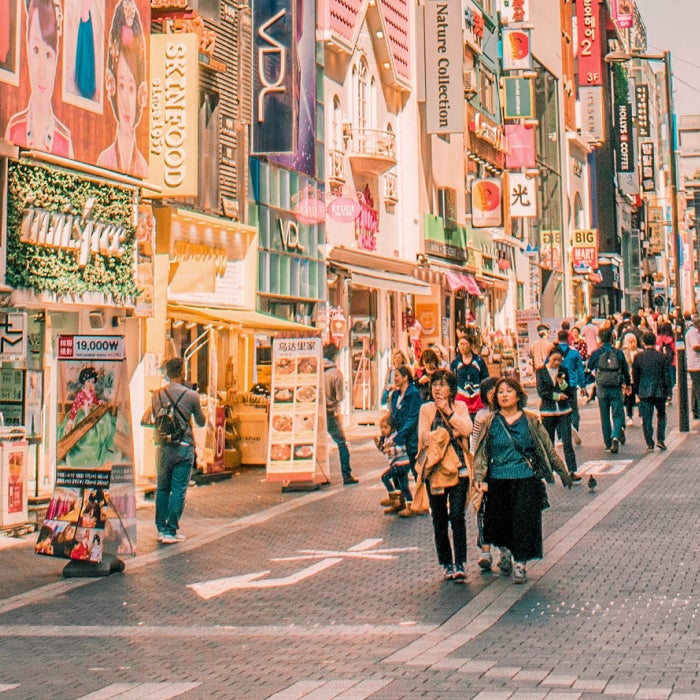 A colorful main shopping street in Seoul, Myeongdong 2(i)-ga, South Korea by Cait Ellis, https://unsplash.com/photos/Erld-XTqXv0