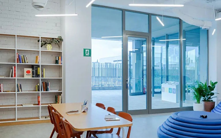 Barcelona housing common space