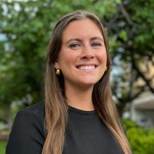 headshot of Caroline