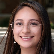 headshot of Fernanda Chavez