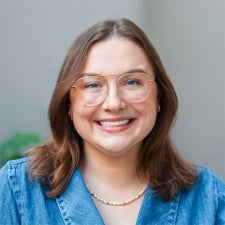 headshot of Mary