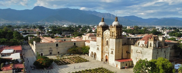 The main square and cathedral in Ciudad de Oaxaca, Mexico