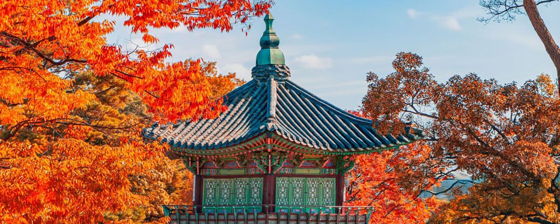Fall scene at Hyangwonjeong Pavilion in Seoul