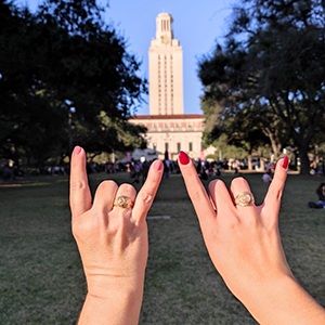 Mother and daughter Hook 'em in front of UT tower