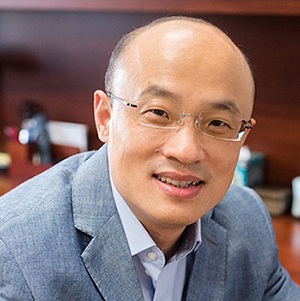 UT Mechanical engineering professor Junmin Wang