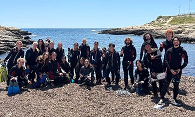 UT May Term students preparing for snorkeling in Nice, France